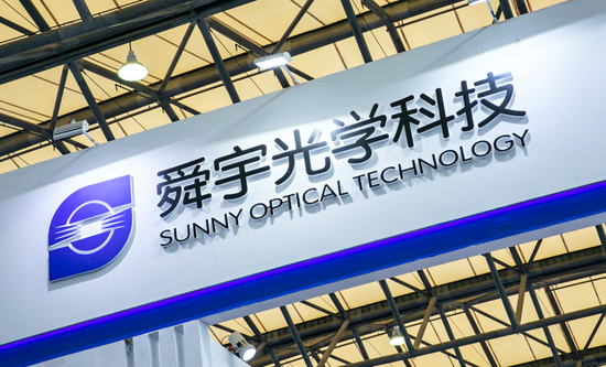 国联安的双冠王,崩塌在了华安基金