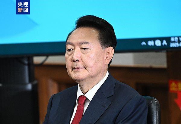 在野党总统候选人李在明来势汹汹 韩执政党能否“尹”退为进?