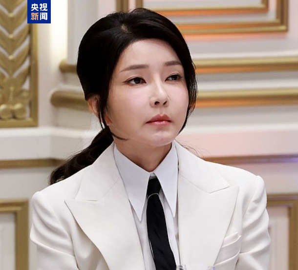 在野党总统候选人李在明来势汹汹 韩执政党能否“尹”退为进?