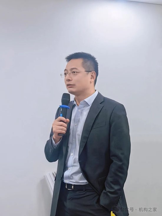 华安资产周嘉伟总裁任职获批,两位特华系副总裁任职迟迟未见批复