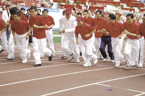 方洪波：有车企车想合作造车，但美的没有这个能力