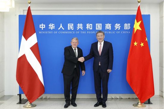 商务部部长王文涛会见丹麦外交大臣拉斯穆森(图)