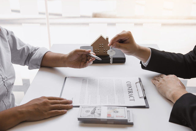 车辆过户家人流程是啥？车辆怎么过户给家人？