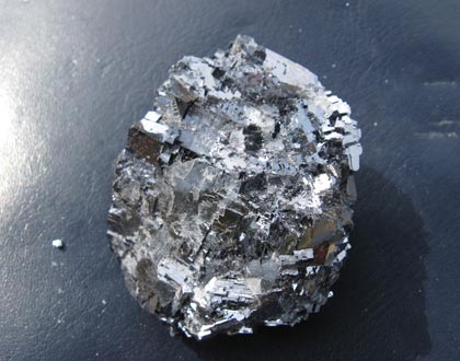 如何确定期货锌一手手续费？手续费受哪些因素影响？