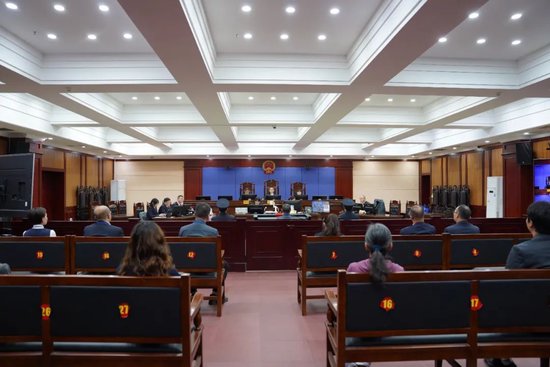 中信银行资产管理业务中心原副总裁罗金辉受贿案一审开庭