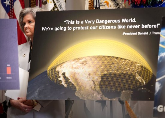 特朗普称“金穹”反导系统将在三年内具备战力 可防高超音速导弹