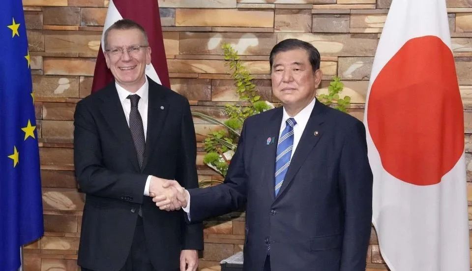 日元惊魂：通胀狂飙+国债暴跌，日本对美低头求关税减免