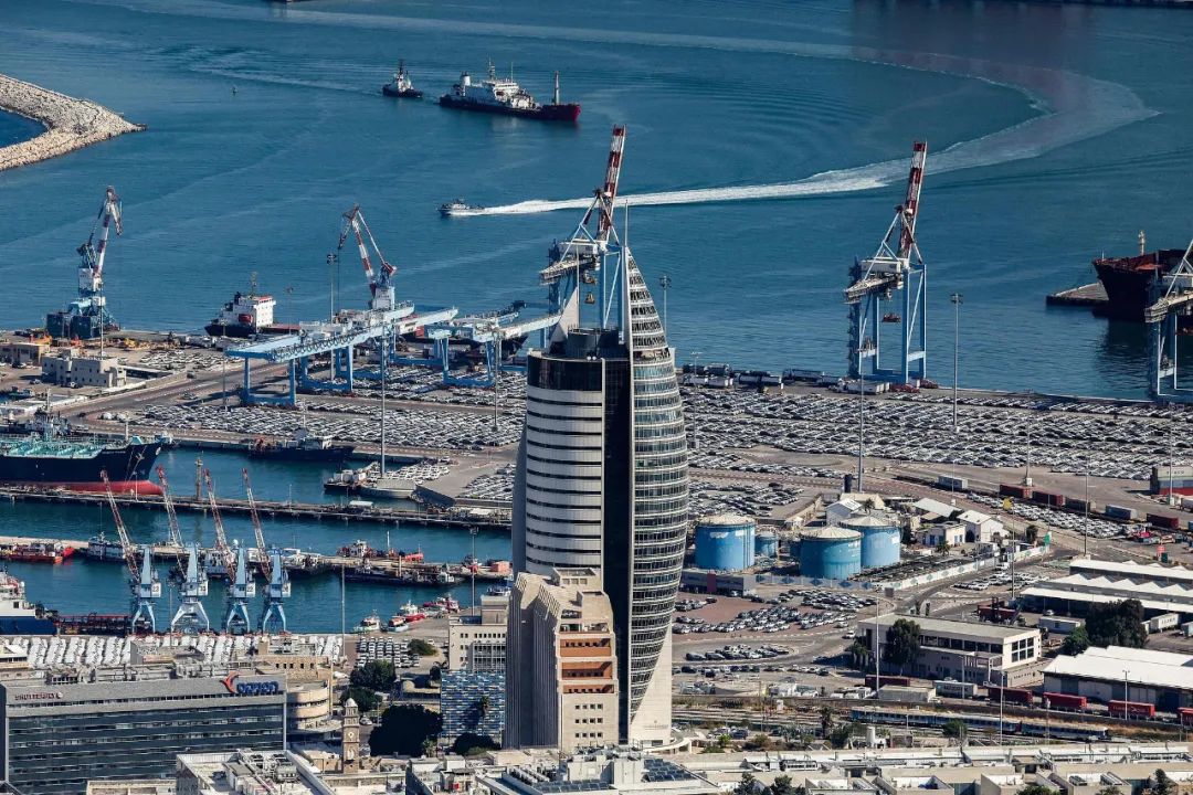 日元惊魂：通胀狂飙+国债暴跌，日本对美低头求关税减免