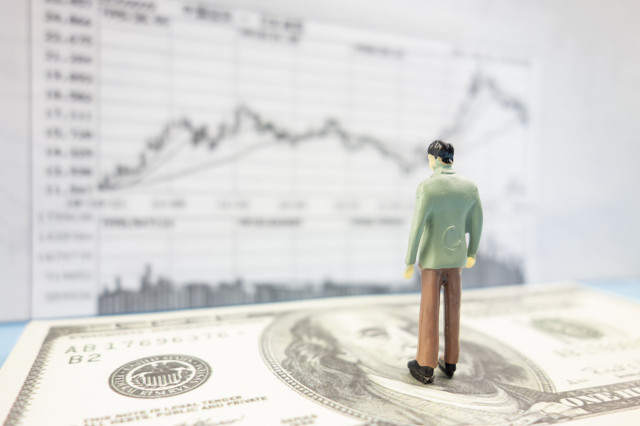 如何认识热卷期货合约交易单位与价格关系？此关系对投资有何影响？