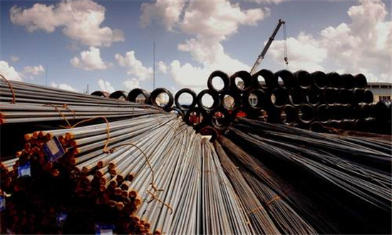 如何计算钢铁期货一点价值？该价值对交易有何影响？