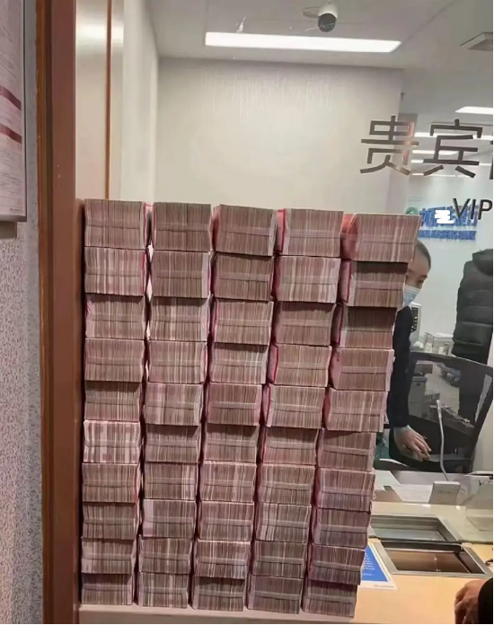 打不过就加入??聊聊银行