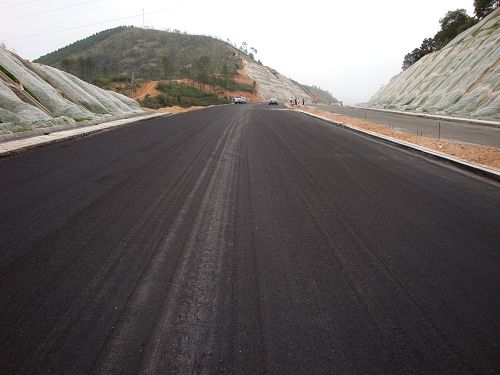 如何计算沥青期货交易手续费？手续费计算依据是什么？