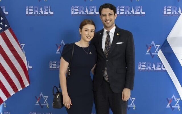 美媒披露以色列使馆人员遭枪杀相关细节：嫌疑人开枪后假扮目击者混入博物馆内，安保人员一度递水安抚