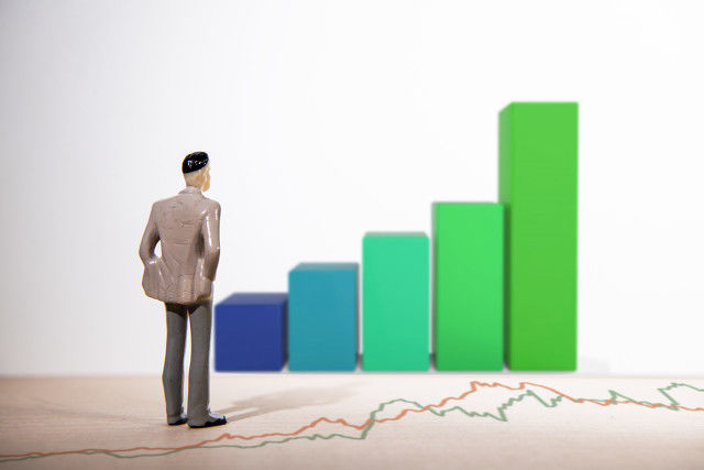 如何确定企业所属的行业范畴？华星光电所属行业特点是什么？