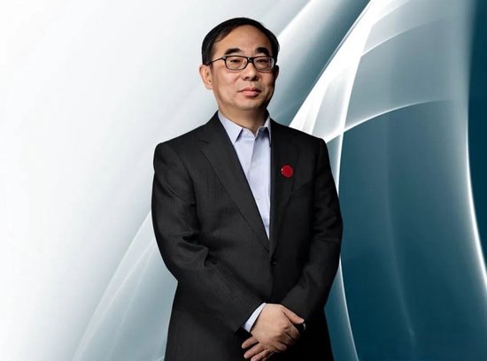 孙飘扬敲钟:恒瑞医药上市募资近百亿 中国最牛医药夫妻档齐聚港股