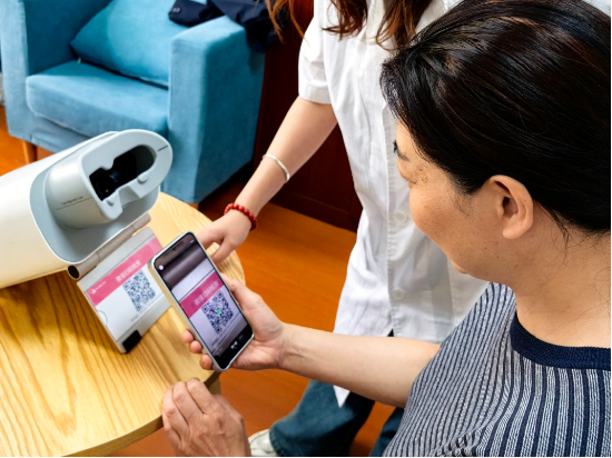 鹰瞳科技AI眼底筛查 开启呼和浩特铁路职工健康管理智能新时代