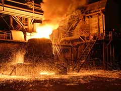 如何理解钢强矿弱的现象？这种现象对期货市场有什么影响？