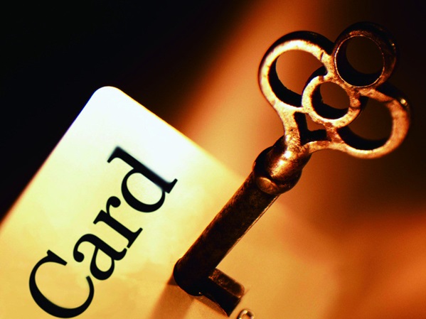 如何认识金融投资工具及其应用？这种应用会面临哪些问题和挑战？