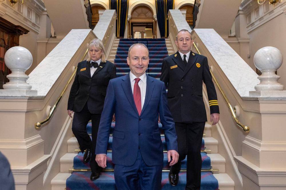 不止苹果和欧盟,三星也被点名 特朗普再挥关税大棒引强烈反应