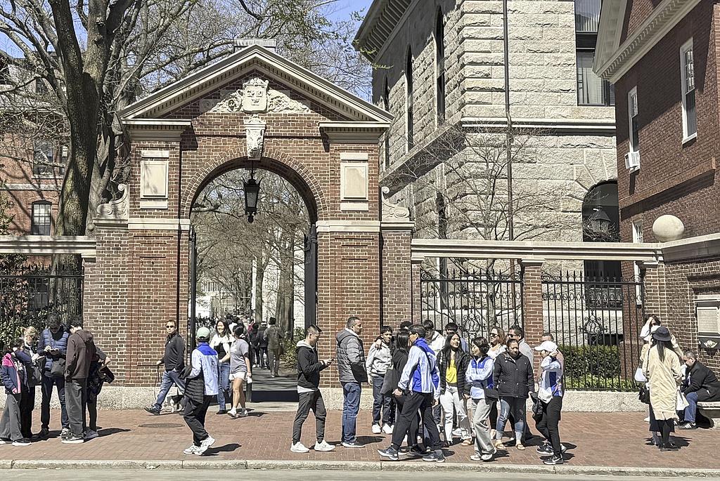 哈佛遭重拳 《财富》：特朗普正杀死美国下金蛋的鹅