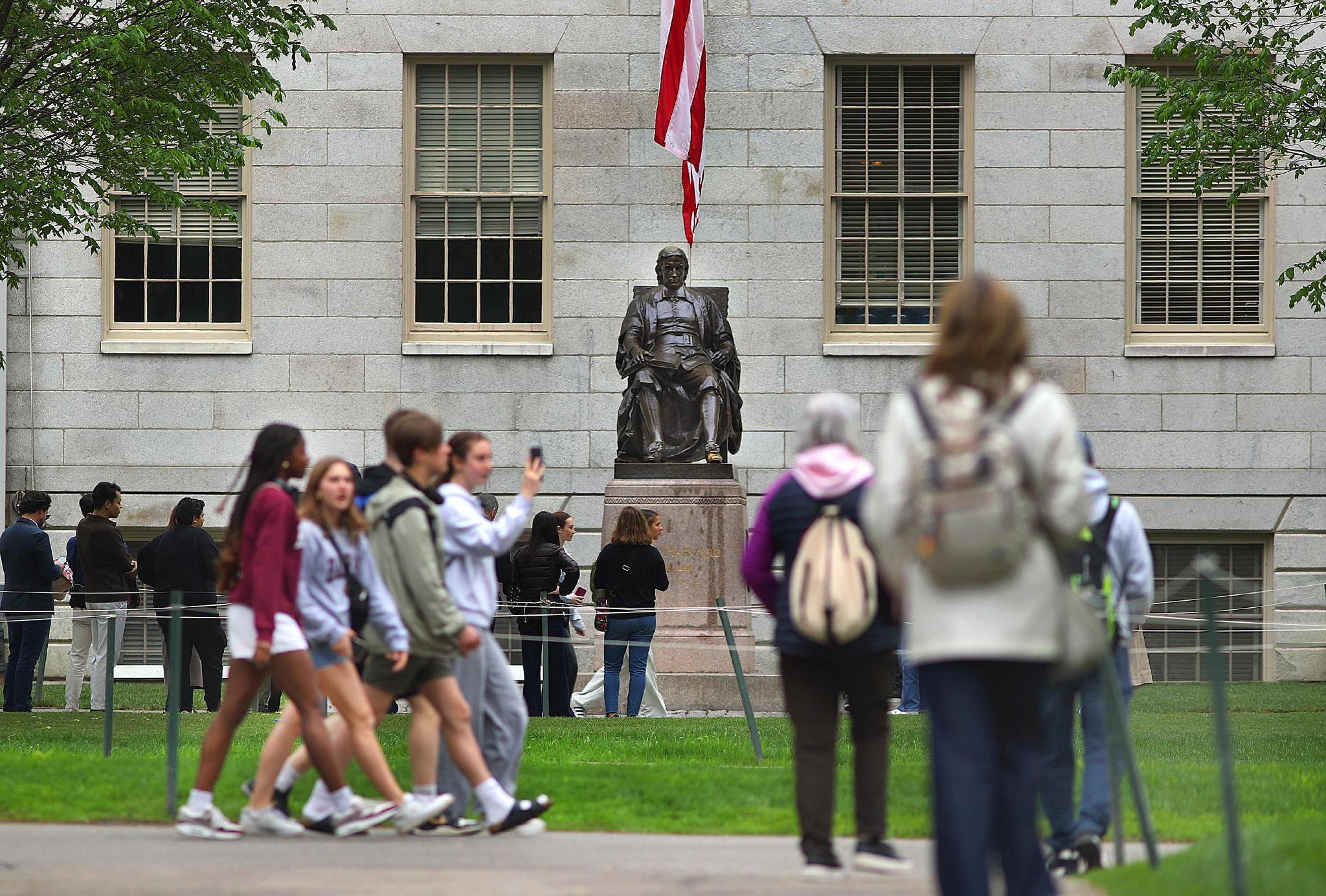 恐慌蔓延 哈佛国际学生不愿成为博弈的“棋子”
