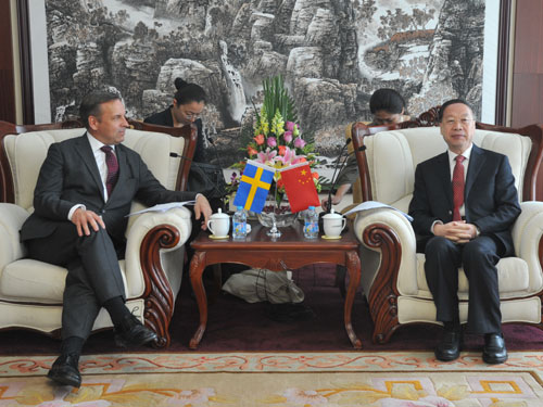 辞职后如何自己交医保？缴费方式和注意事项是什么？