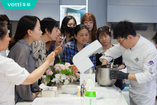 厨电三杰华帝碰撞“糖王”周毅，擦出质变火花