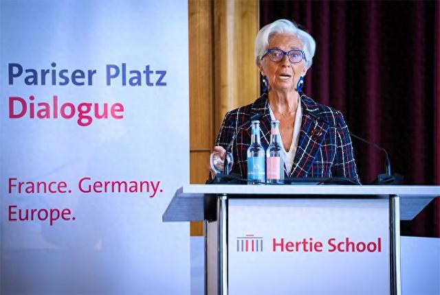 欧洲央行行长拉加德：若欧元区加强金融和安全构架，欧元可能成为美元的可行替代品