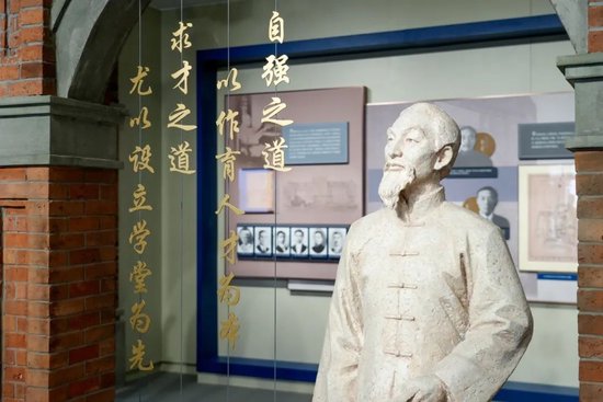 北大祝复旦，120岁生日快乐！