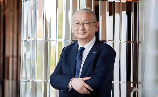 “亏麻”后，隆基绿能创始人李振国辞任，其女将上位董事会