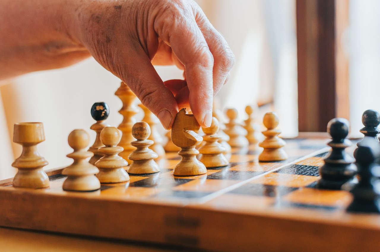 如何办理养老本相关证件并知晓流程？知晓流程要注意哪些方面？