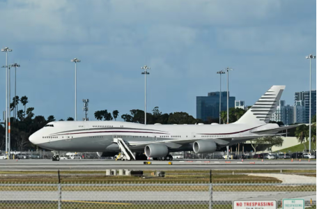 特朗普抱怨卡塔尔赠送的飞机“太大”，不适合做总统专机：该机正在按照军用标准进行改装