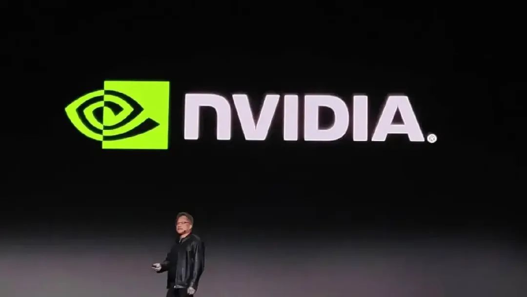 英伟达电话会全文！黄仁勋：“AI推理爆炸式增长”，痛失H20巨额收入但Blackwell芯片周产7.2万颗GPU