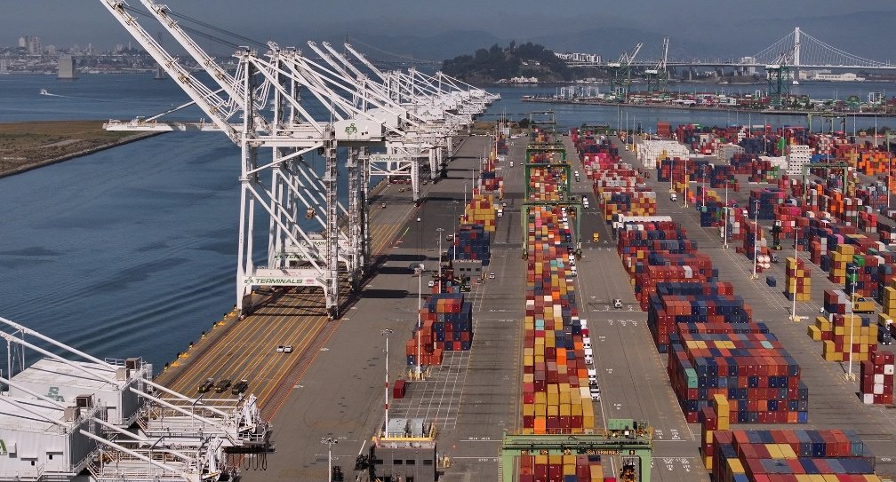 美国联邦上诉法院批准特朗普政府请求 暂时恢复其关税政策