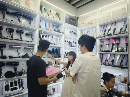 重生的TA|TikTok“拓荒者”变身义乌老板：“不追风口，我造风口！”