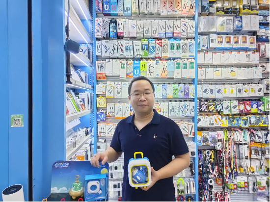 重生的TA | “24小时待机”的外贸人：他要靠“哆啦A梦”突围！