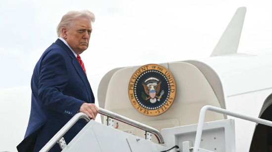 特朗普顾问在法律争端中为关税辩护，坚称关税“不会消失”