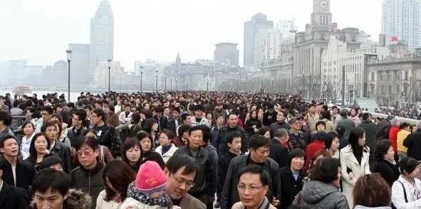 断崖式下跌！上海外来人口跌破千万！