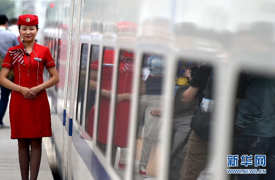 如何分辨不同类型钢材及在铁路领域应用？铁路钢材有何特性？