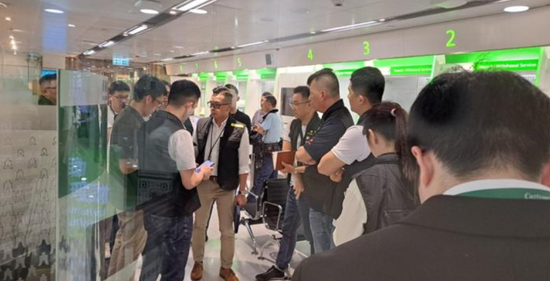 香港一恒生银行发生持刀抢劫案 三十余万港币被劫走