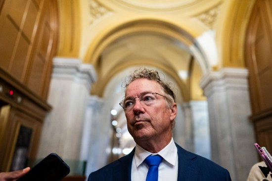 马斯克炮轰特朗普税改法案 称其大而荒谬、令人作呕