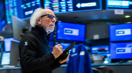 盘前:三大股指期货涨跌不一 初请失业金人数高于预期