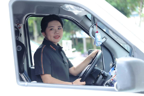 重生的TA | 方向盘翻身记！女司机的力量与柔情：货物扛肩上，女儿藏心头