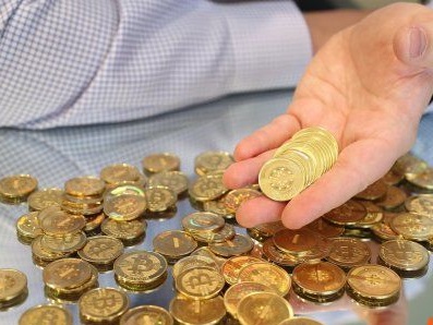 如何看待虚拟货币总量设定的原因？这种总量设定对虚拟货币市场有何影响？