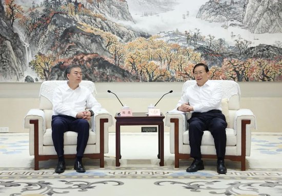 中金公司党委书记、董事长陈亮带队拜会湖北省委书记王忠林