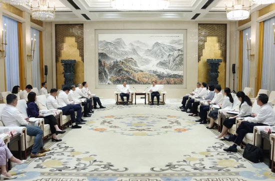 中金公司党委书记、董事长陈亮带队拜会湖北省委书记王忠林