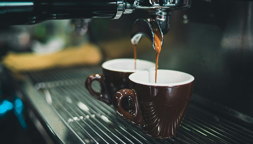 外卖大战让库迪吃饱，中小咖啡馆急了