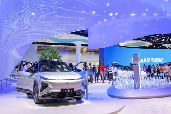 车圈三大佬,集体开撕