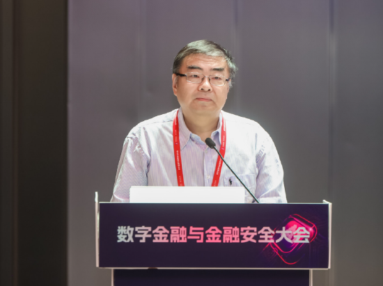 北大教授陈钟:金融服务模式正被AI深刻重塑,警惕新型系统性风险