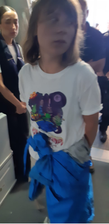 外媒：以色列外交部称，“环保少女”通贝里已离开以色列，乘机飞往瑞典